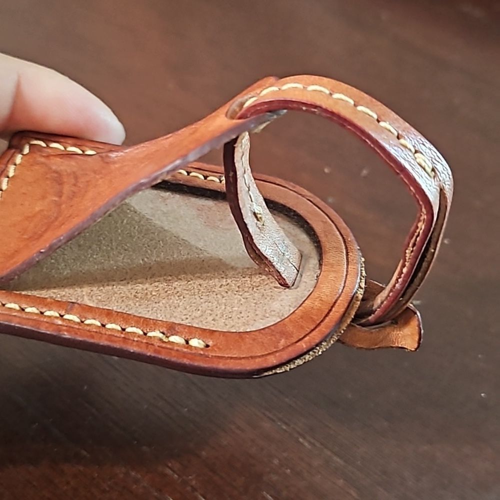 Dooney & Bourke Hang Tag - Picture 2 of 3